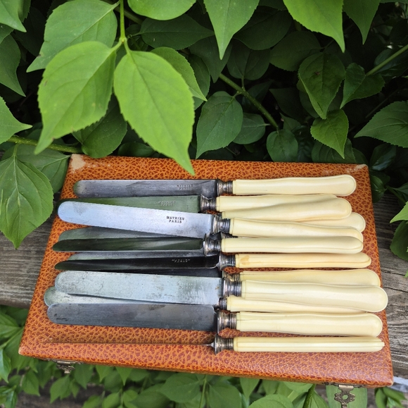 Mathieu Paris Vintage Knives - Picture 10 of 17